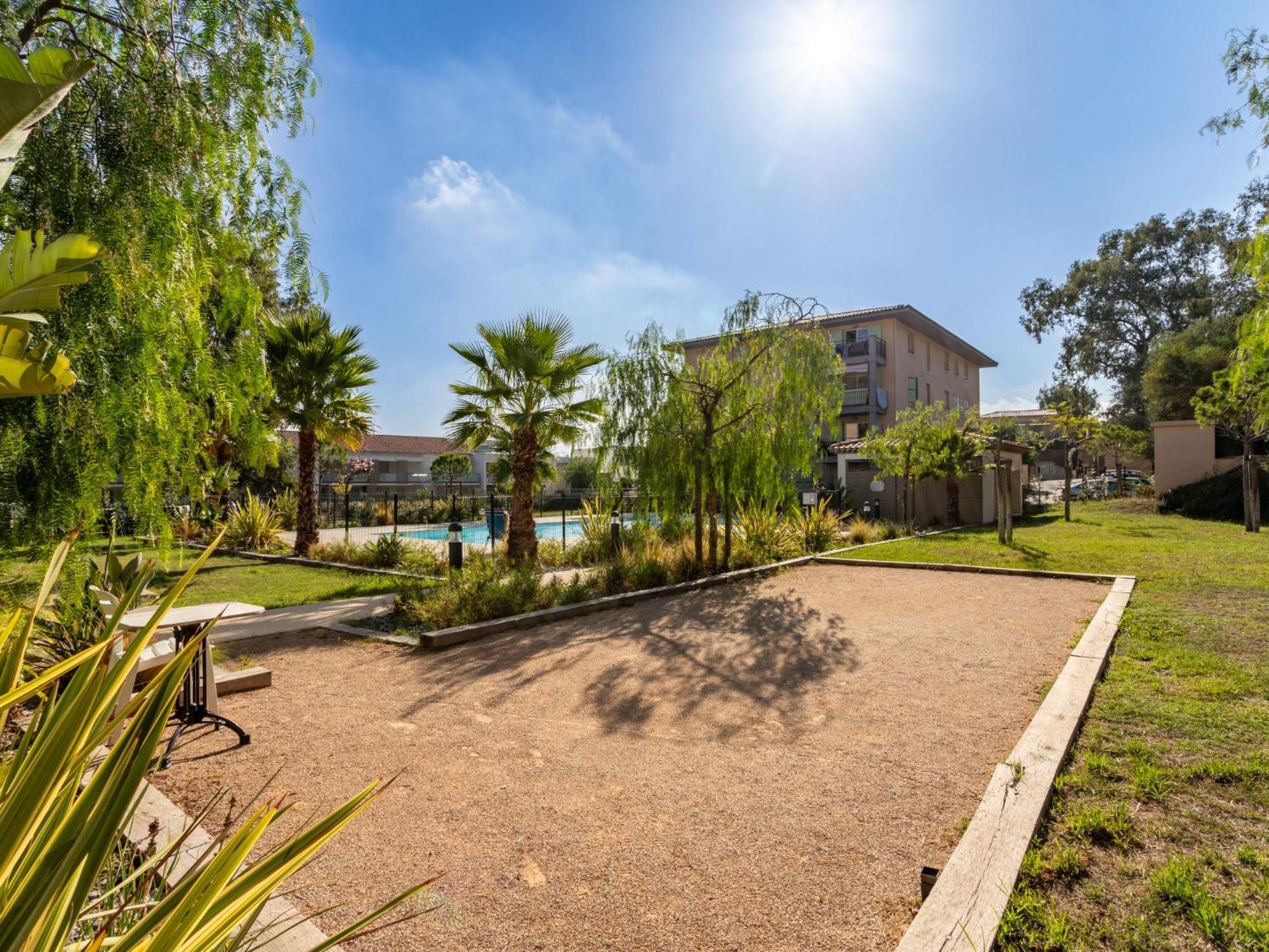 Apartment Le Clos Jardin-1 By Interhome Bormes-les-Mimosas Exterior foto